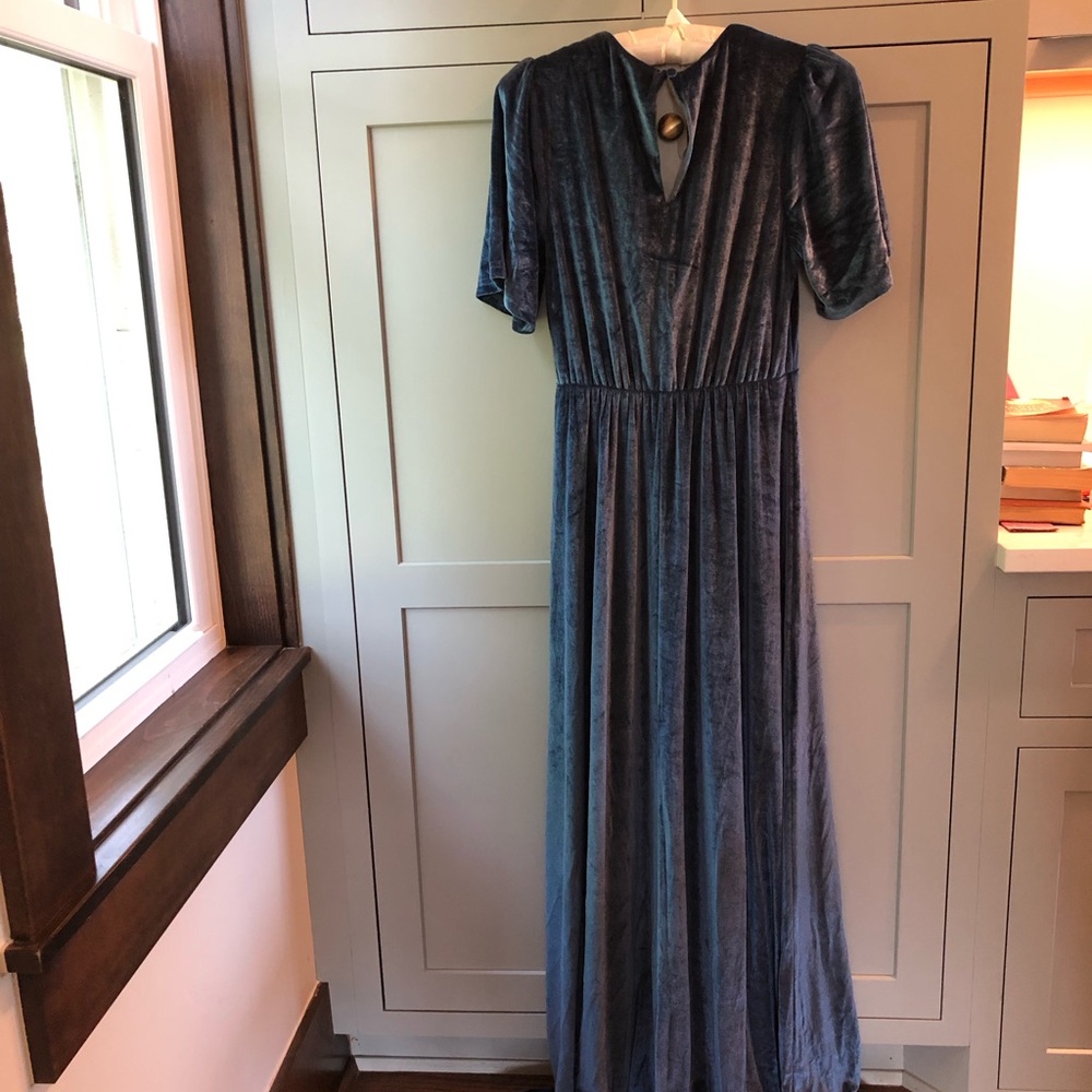 Elegant Blue Velvet Maxi Dress - Picture 2 of 5